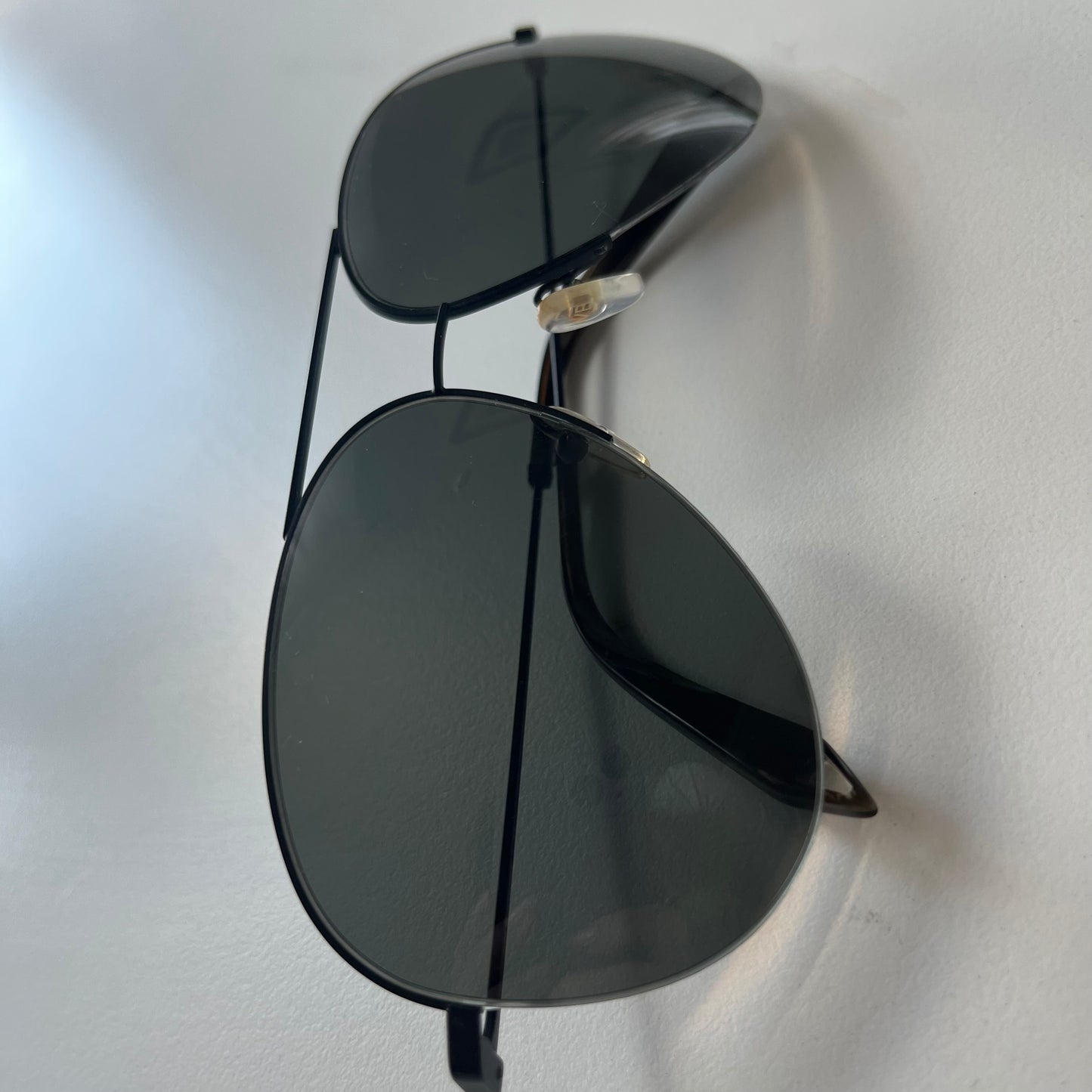 Victoria Beckham Black Aviator Sunglasses VBS98 C26 – Black