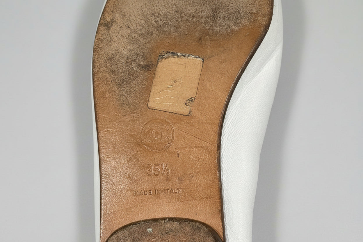 Chanel White Leather Ballet Flats - Size 35.5