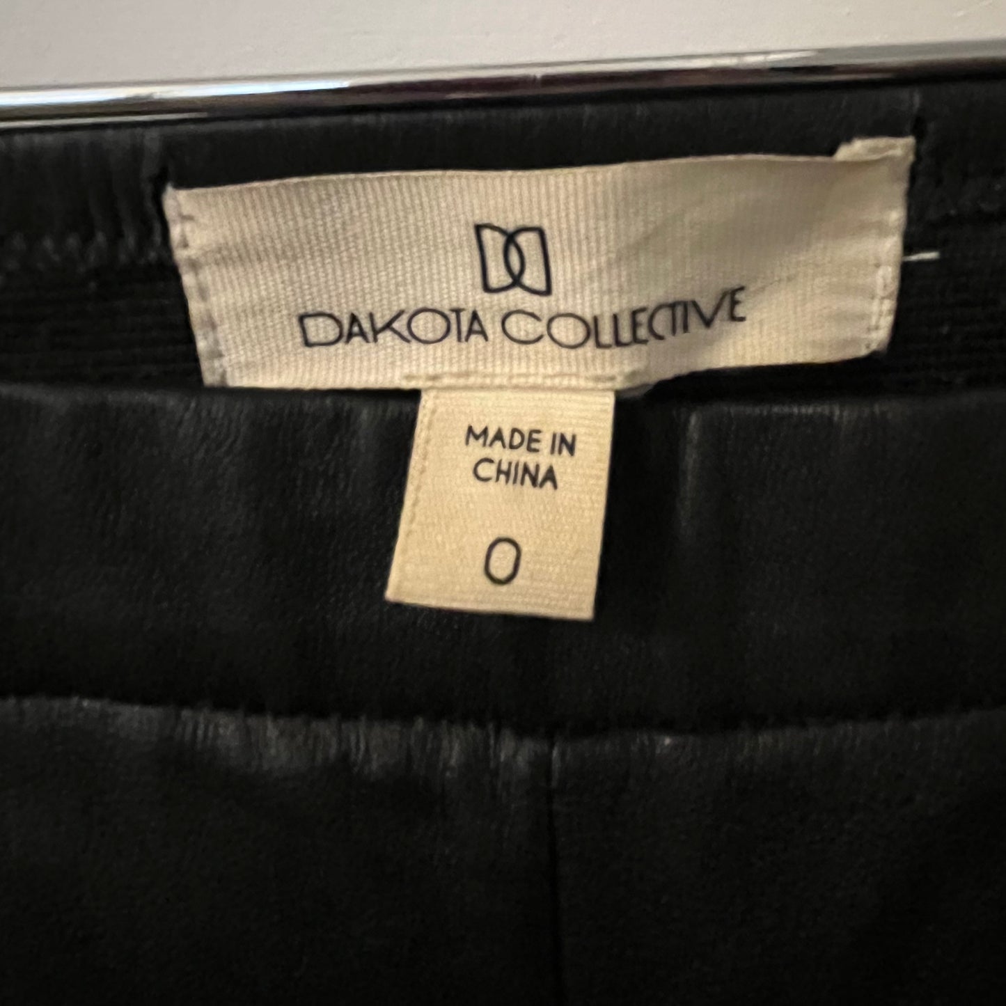 Dakota Collective 100% Leather Skinny Elastic Waist Leggings - Size 0