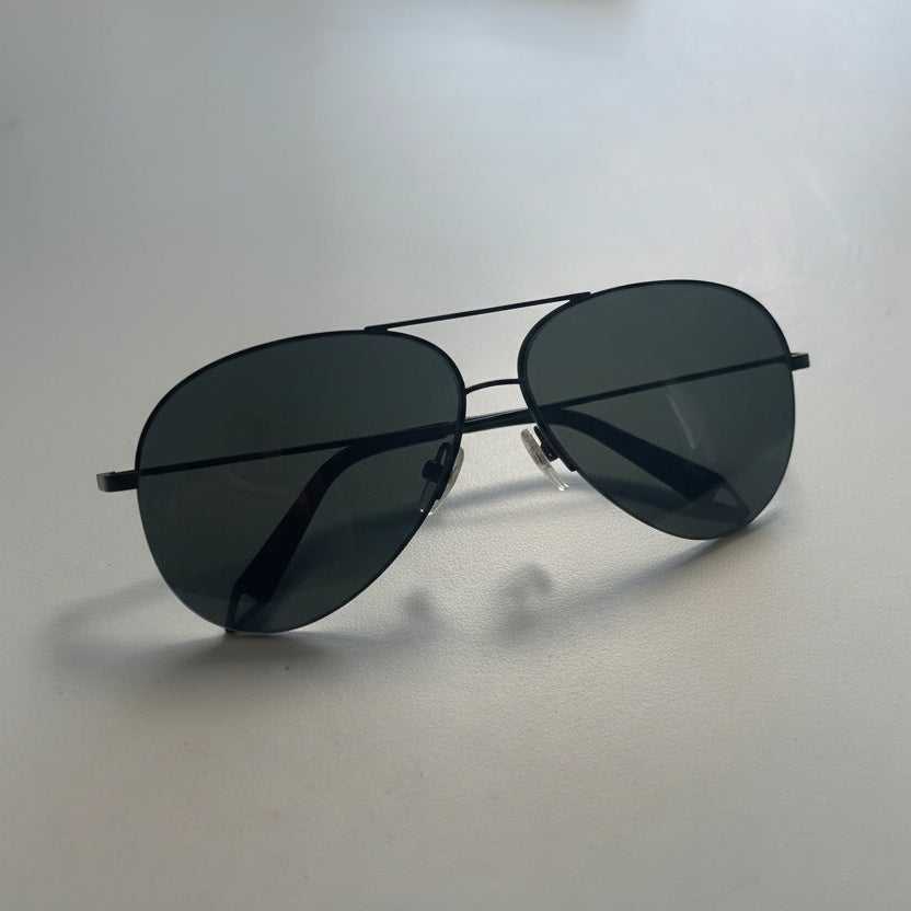 Victoria Beckham Black Aviator Sunglasses VBS98 C26 – Black