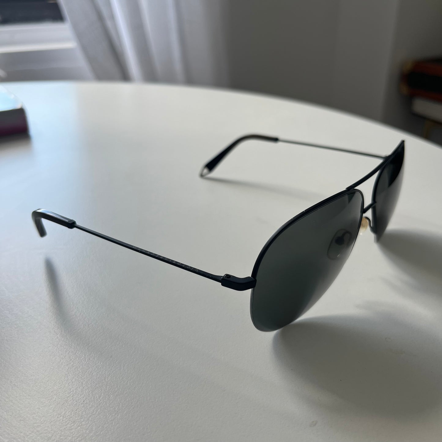 Victoria Beckham Black Aviator Sunglasses VBS98 C26 – Black